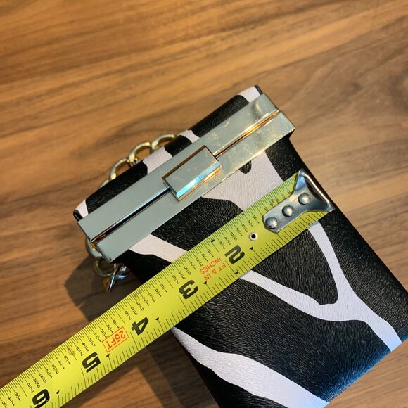 Purse, zebra print, cube shape, holds phone, EUC, hand or cross body - Picture 4 of 16